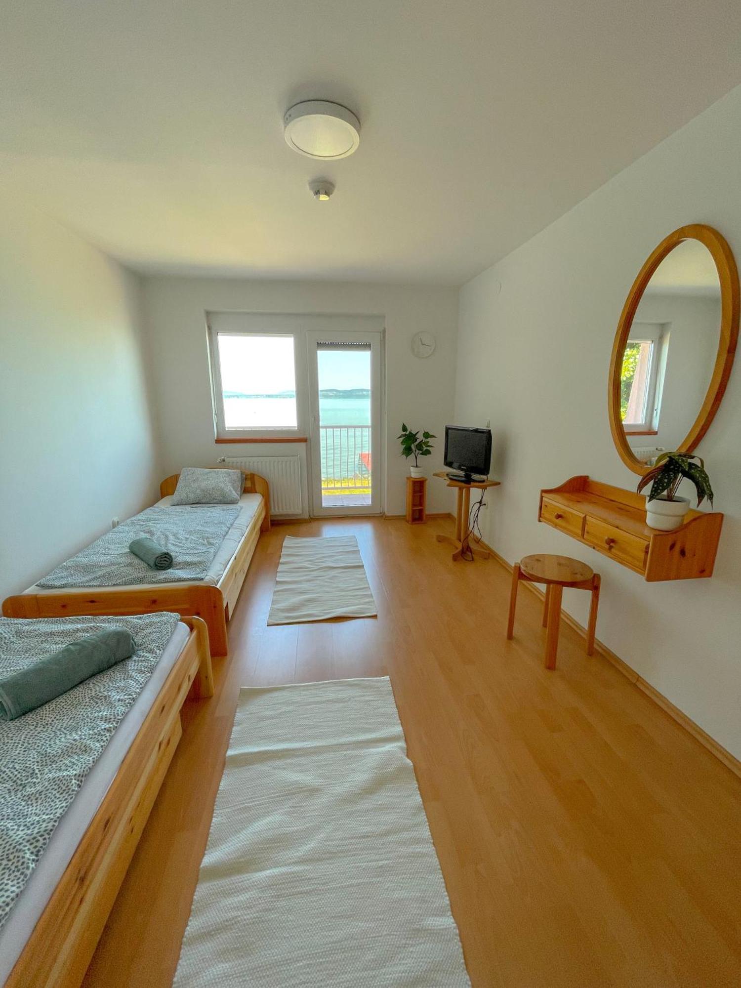 Zoeldpart Villa Balatonszarszo Bagian luar foto