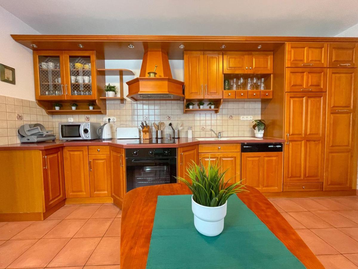 Zoeldpart Villa Balatonszarszo Bagian luar foto