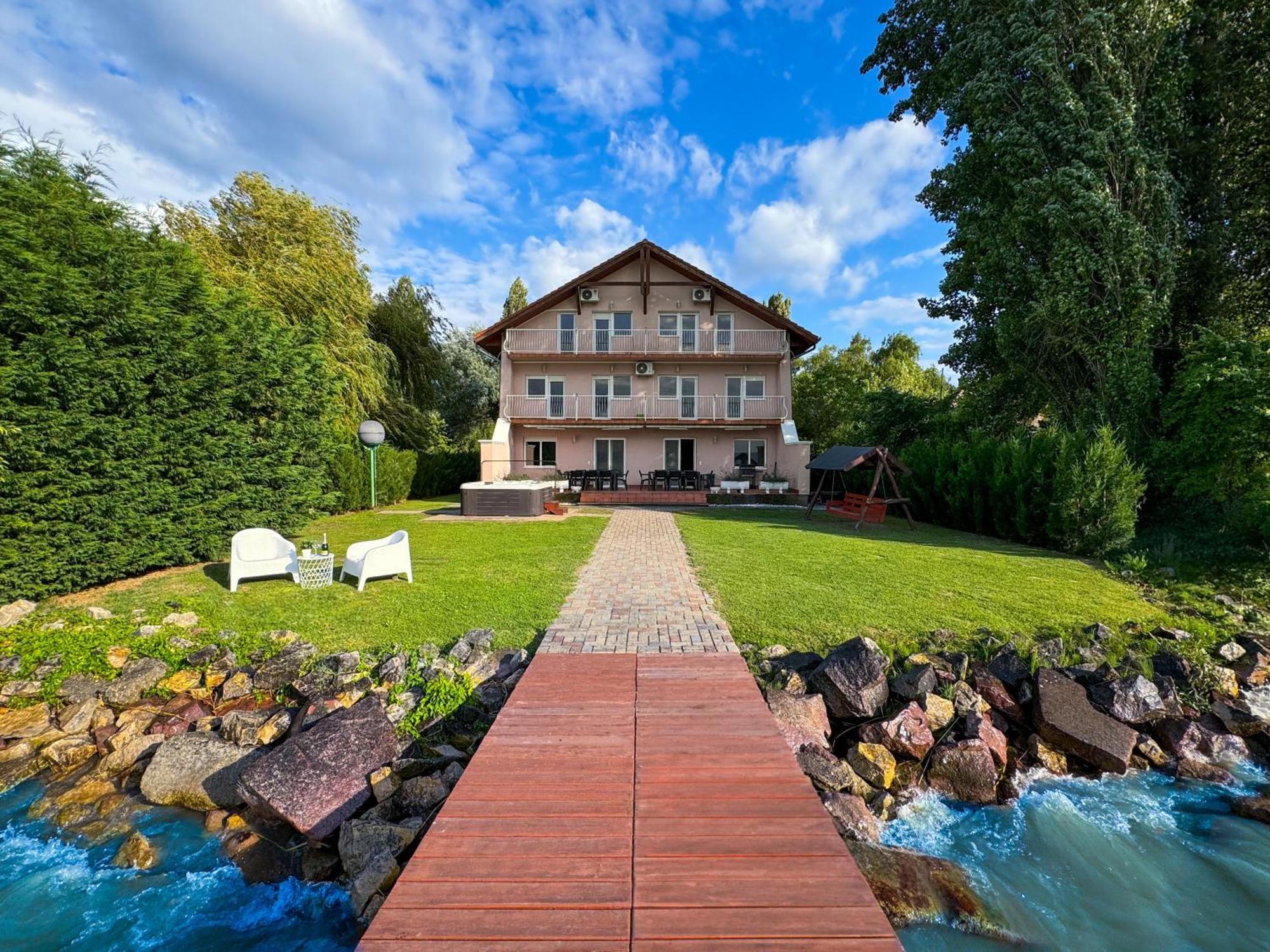 Zoeldpart Villa Balatonszarszo Bagian luar foto