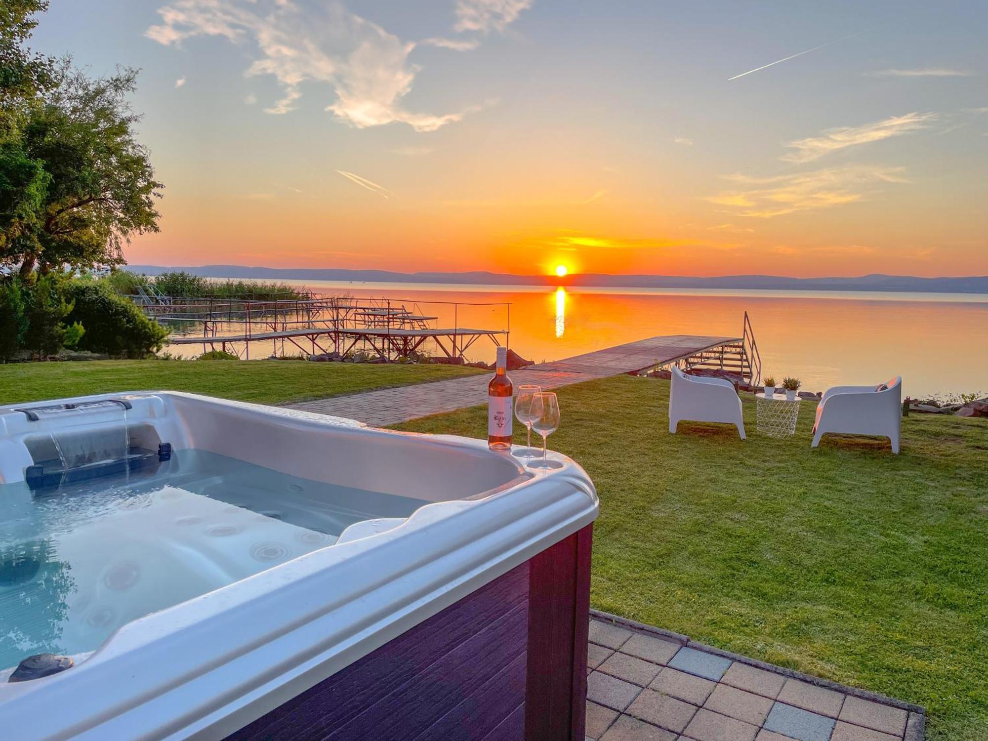Zoeldpart Villa Balatonszarszo Bagian luar foto